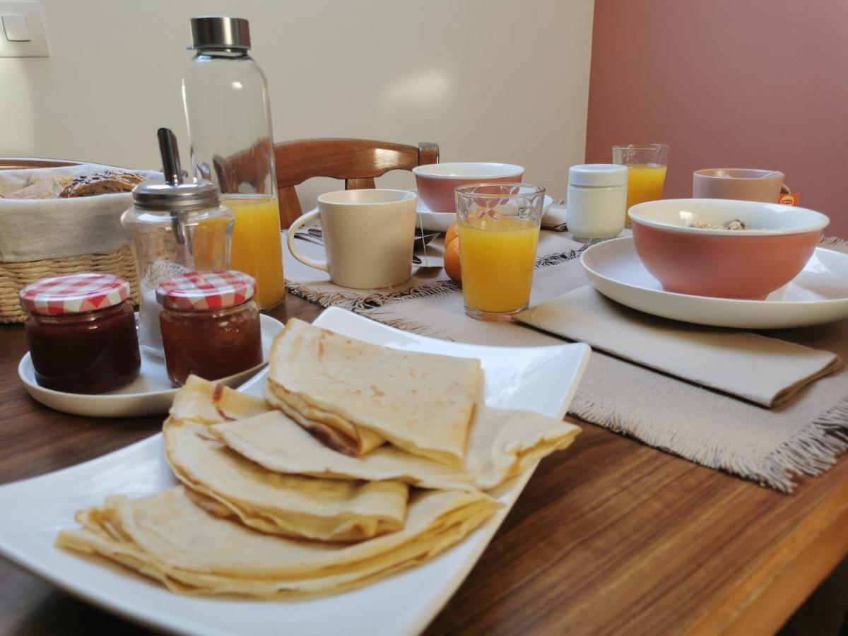 Les Lits De L'Arz Bed & Breakfast Malansac Екстериор снимка