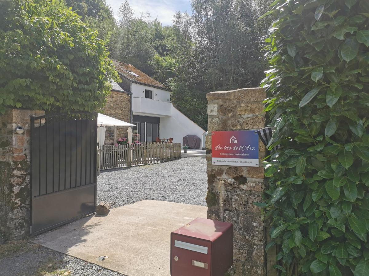 Les Lits De L'Arz Bed & Breakfast Malansac Екстериор снимка