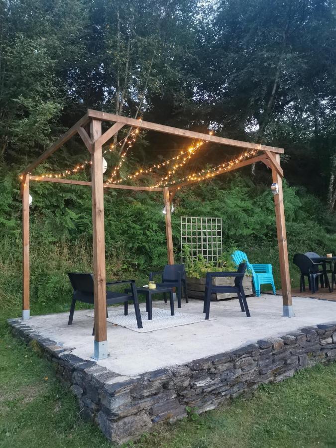 Les Lits De L'Arz Bed & Breakfast Malansac Екстериор снимка